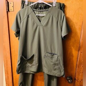 Women’s Beyond Scrubs